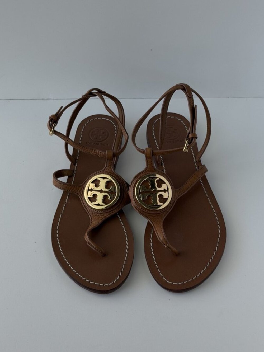 Tory Burch Logo Thong Sandals Ankle Strap Tan Gold